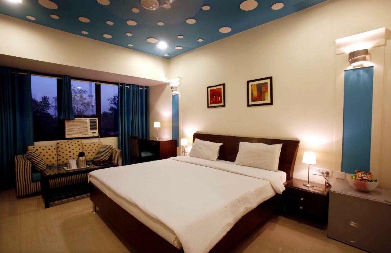 גורקפור Shivoy Hotel מראה חיצוני תמונה